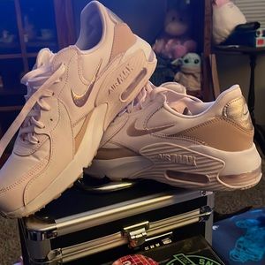 Women’s Nike air max